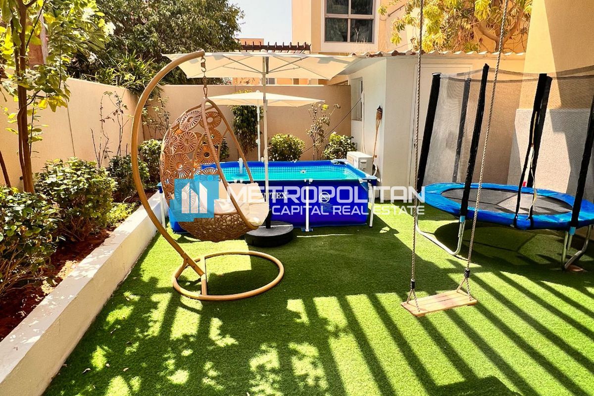 Next to Corner | Roof | Study+Storage |Unfurnished photo-6