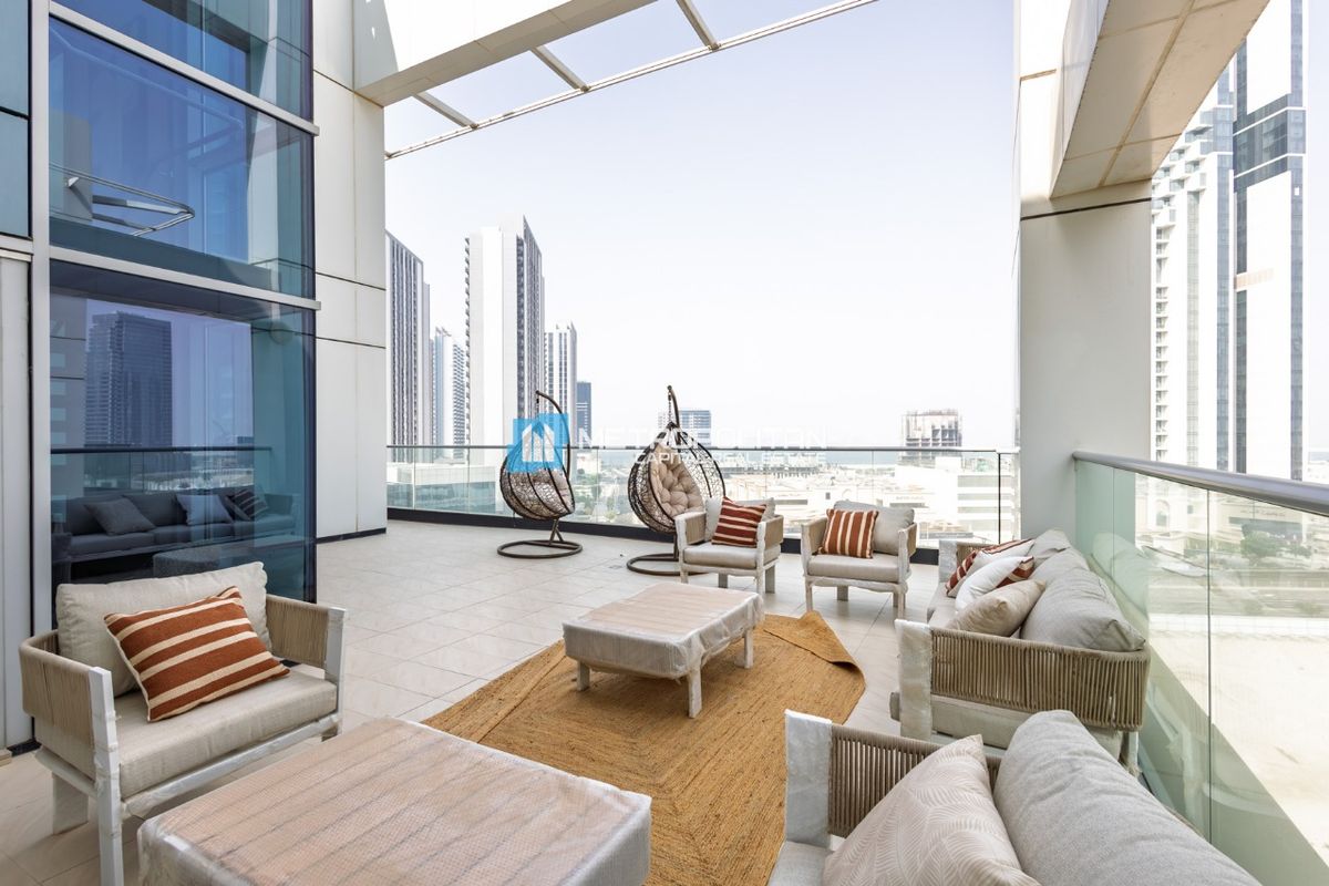 Unfurnished | 3BR+M w/ Balcony | Close To Amenities photo-11