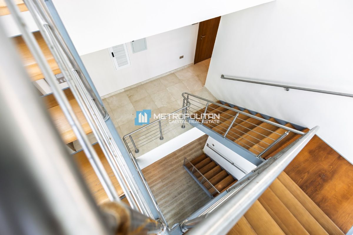 High Floor | Unfurnished | Resale 3BR+M w/ Balcony photo-1