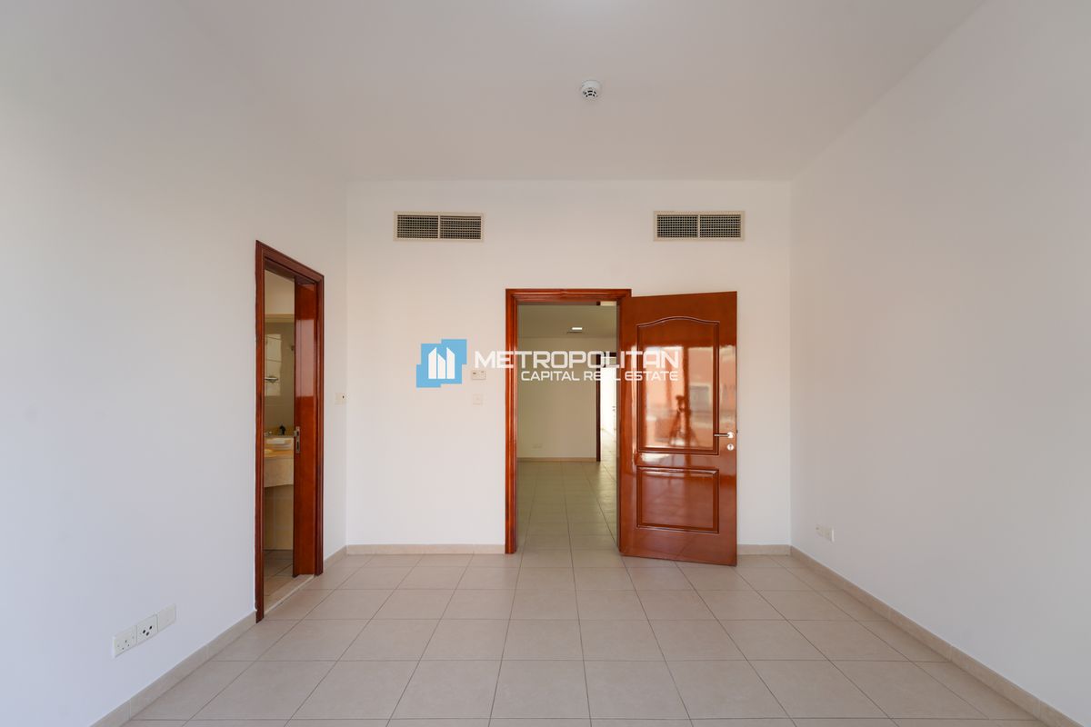 Corner 4BR+M w/ Balcony |Beach Access |For Expats photo-4