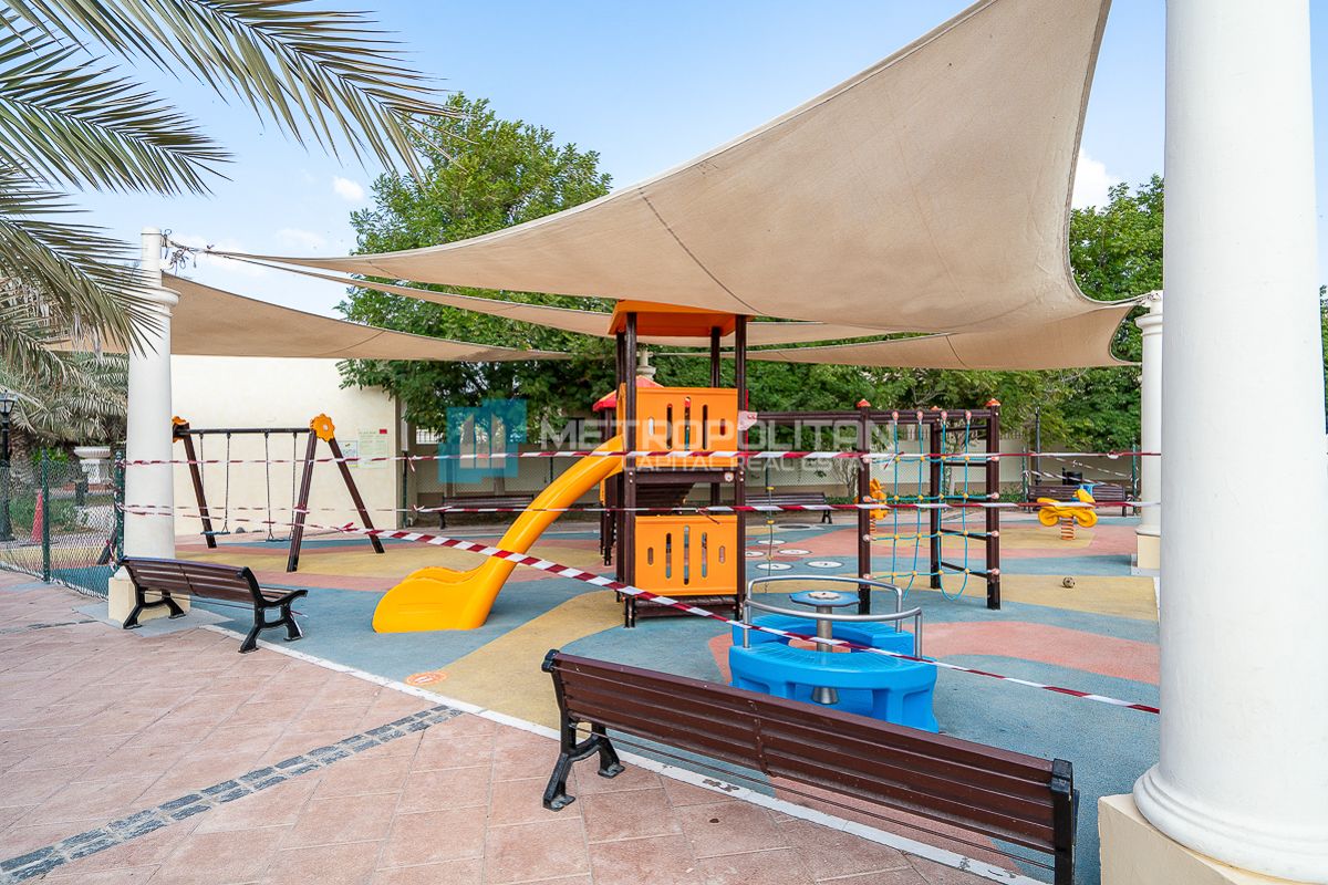 Maids+Laundry Rooms | Huge Garden | Ready to Move photo-3