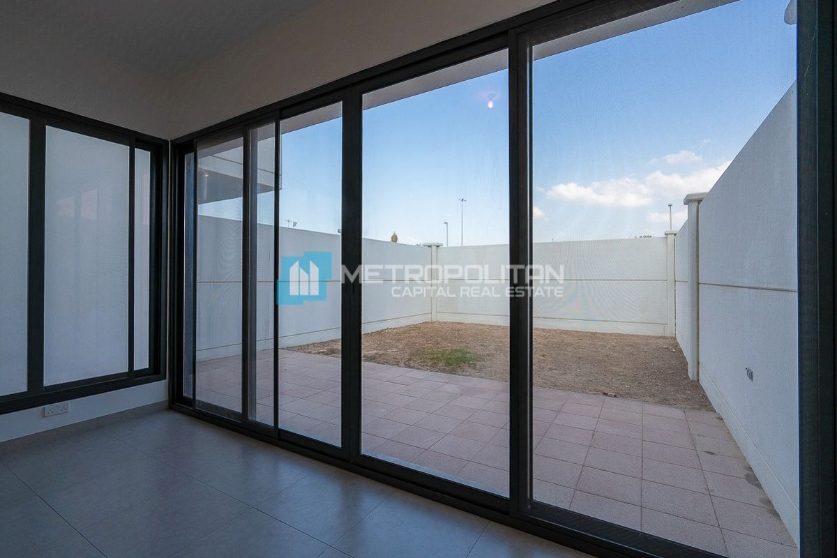 Maids+Laundry Rooms | Huge Garden | Ready to Move photo-7