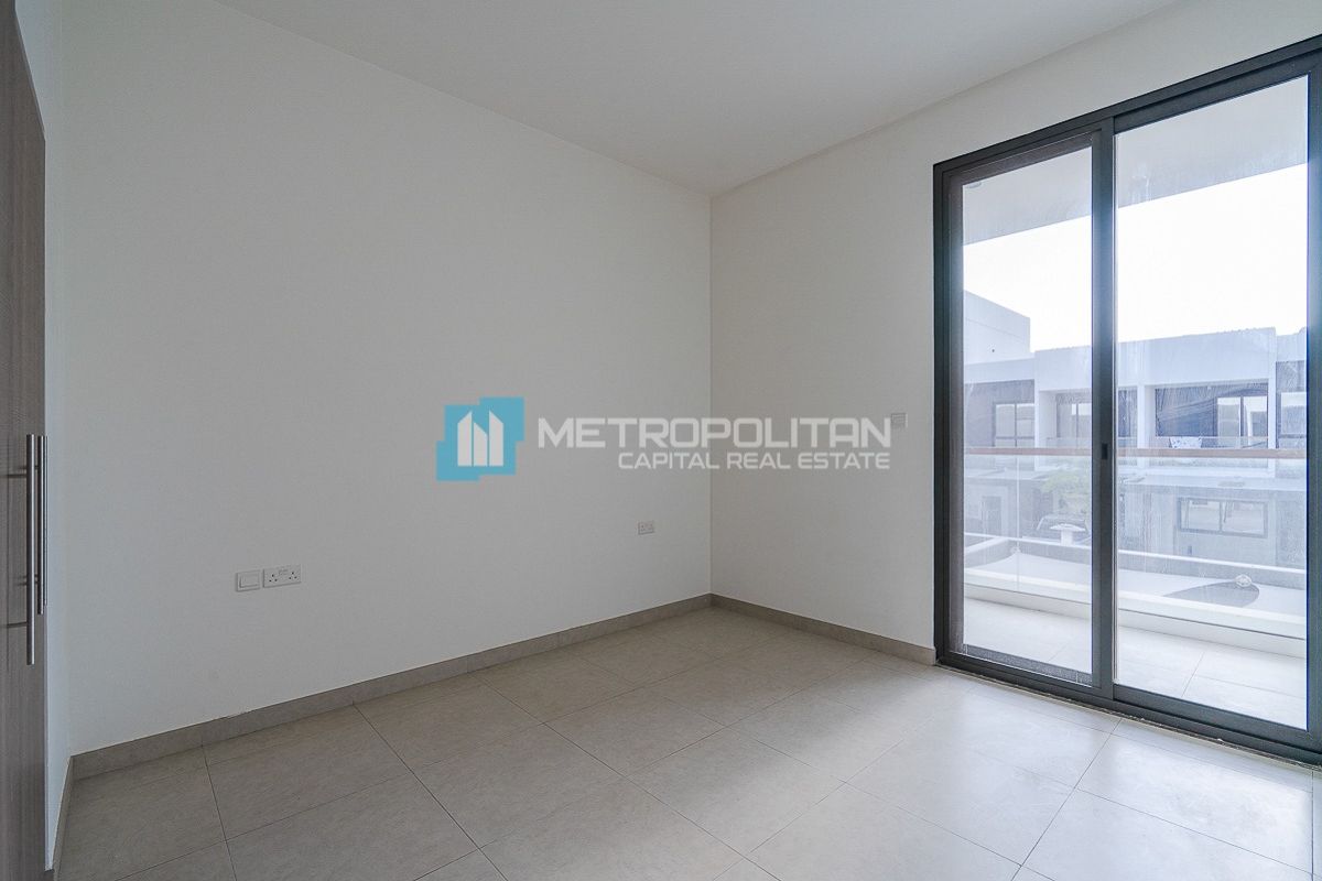 Maids+Laundry Rooms | Huge Garden | Ready to Move photo-9