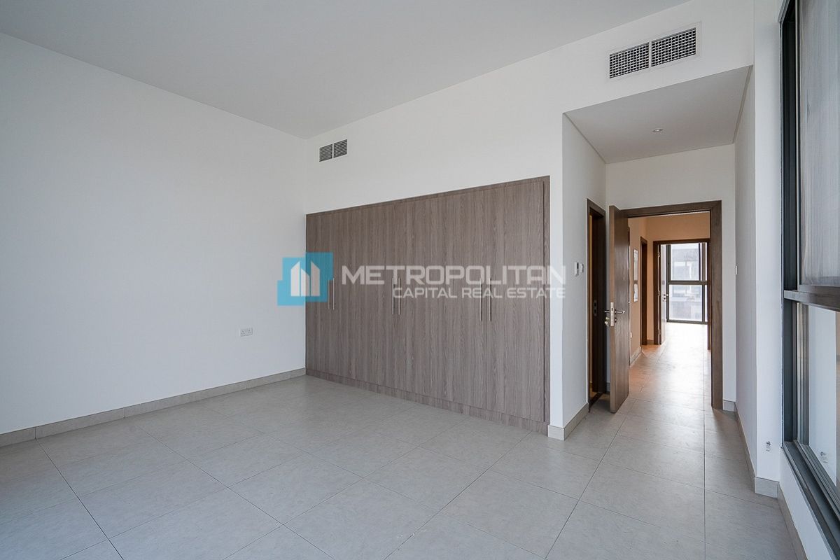 Maids+Laundry Rooms | Huge Garden | Ready to Move photo-11