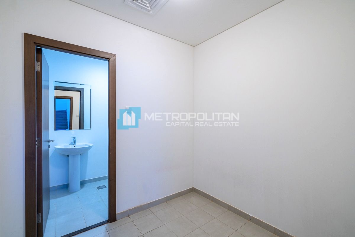 Maids+Laundry Rooms | Huge Garden | Ready to Move photo-12