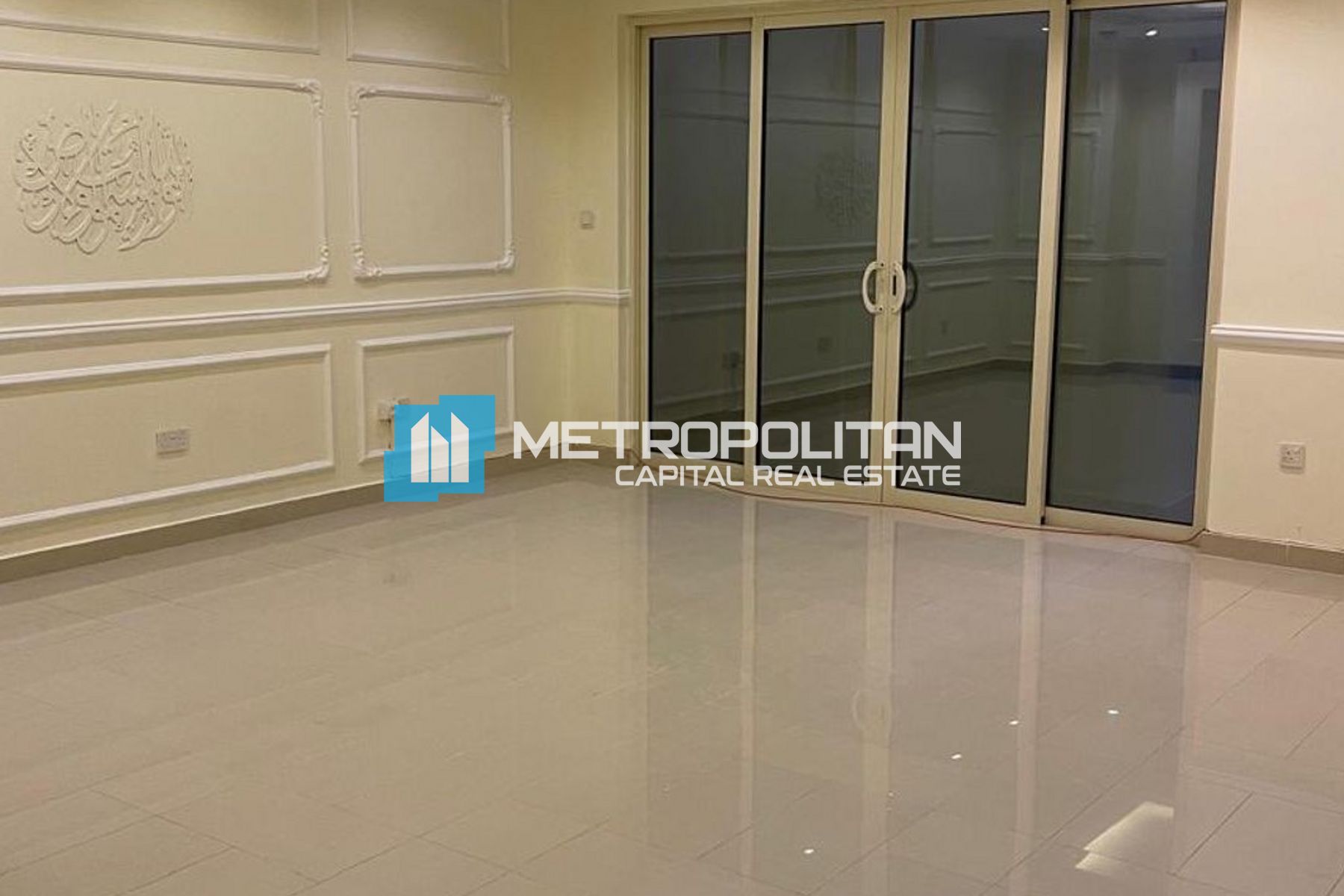 4 Parking Spaces | Perfect Investment | Single Row photo-2