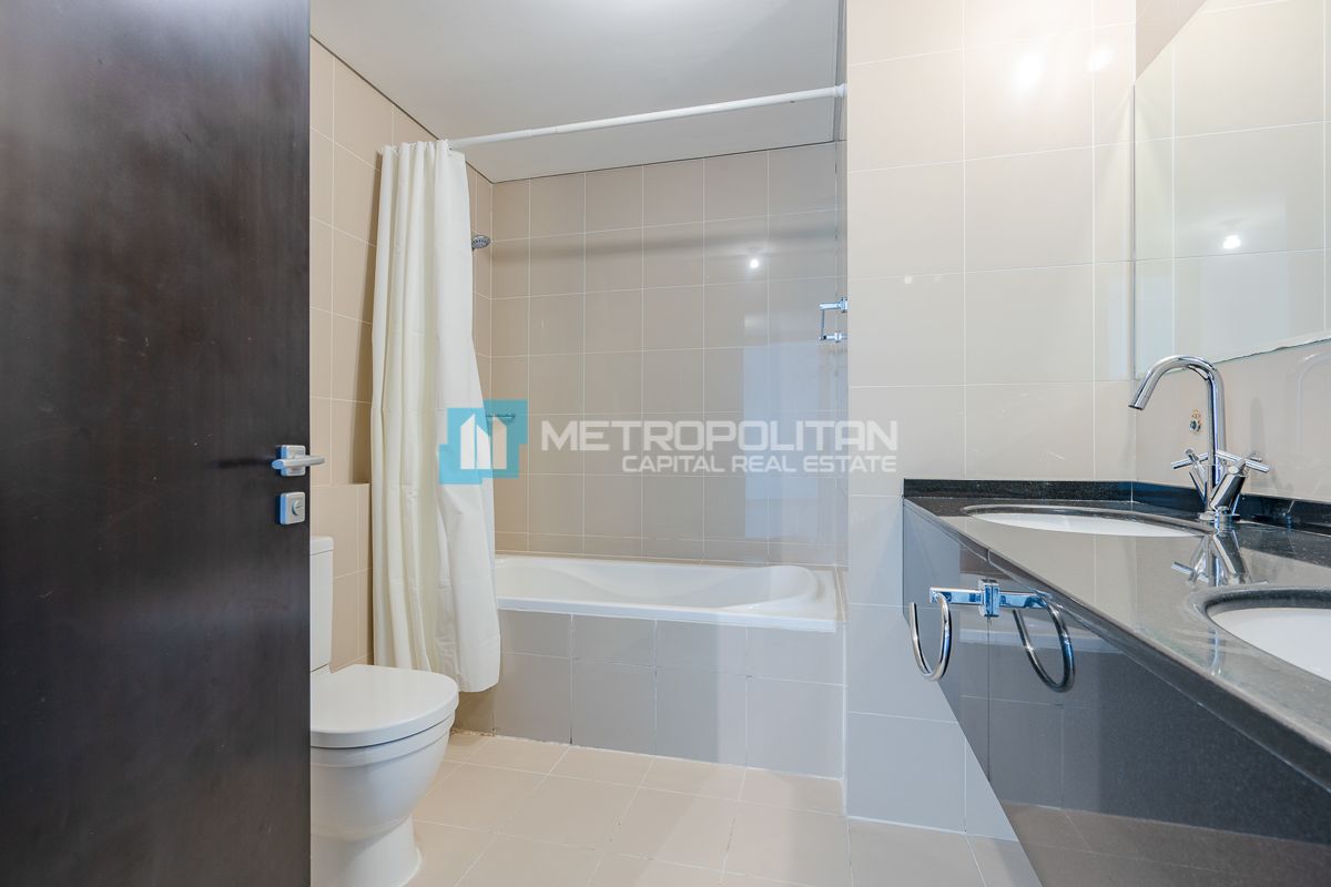 Corner 1 Bedroom|Closed Kitchen|Unique Layout photo-1