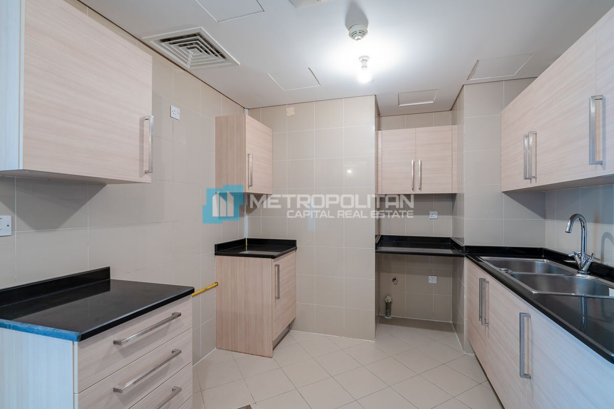 Corner 1 Bedroom|Closed Kitchen|Unique Layout photo-7