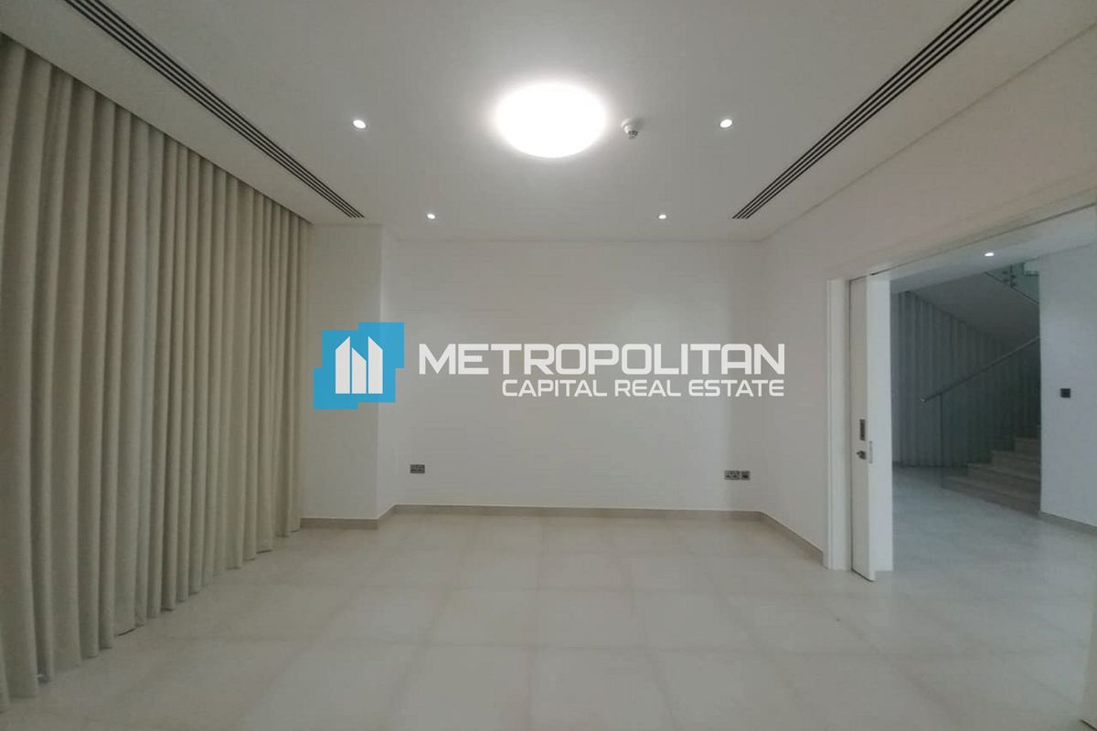 Private Pool | Corner 5BR | Majlis | Upgraded photo-7