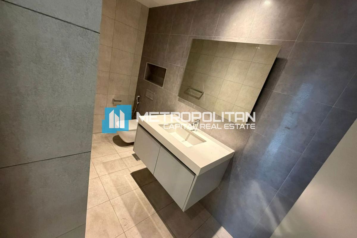 Full Canal View | High Floor 2BR | Modern Layout photo-15