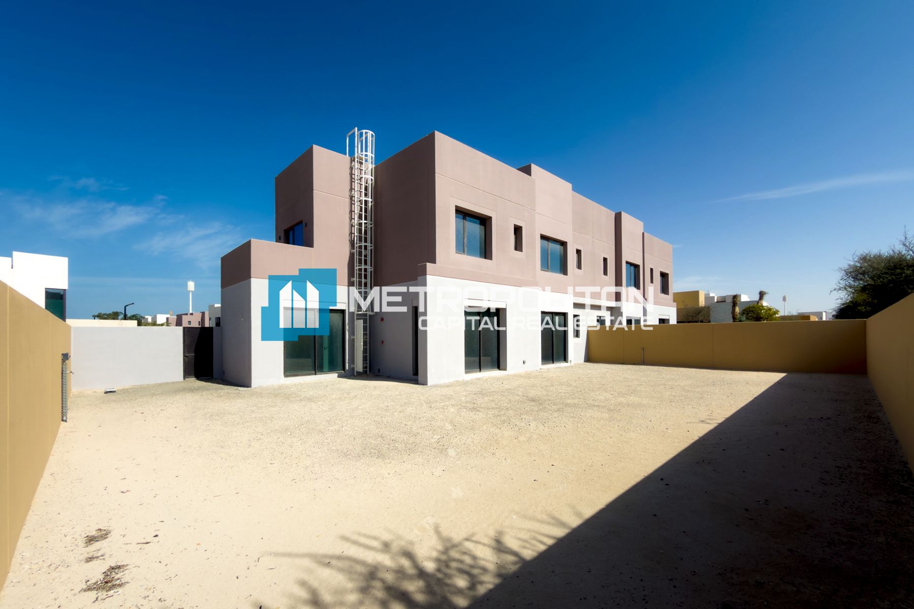 Single Row | Corner Unit | 4 BR with Big PLOT photo-1