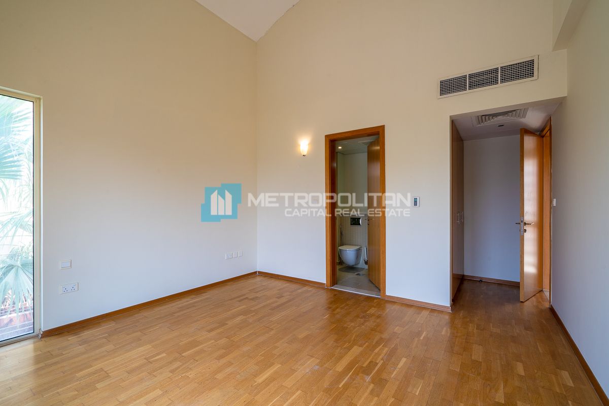 Corner 4BR | Private Pool | Study+Storage | Roof photo-9