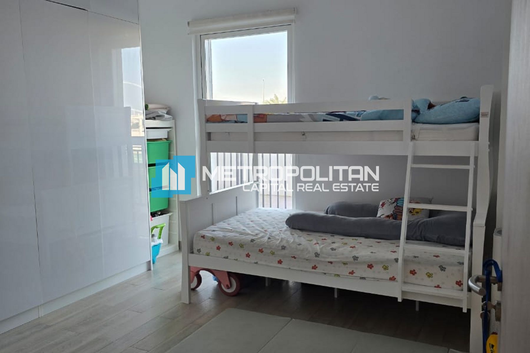 Well-Maintained 2BR| Ferrari World View| Spacious photo-4