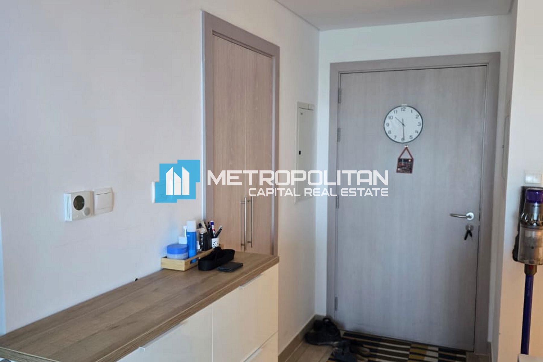 Well-Maintained 2BR| Ferrari World View| Spacious photo-5