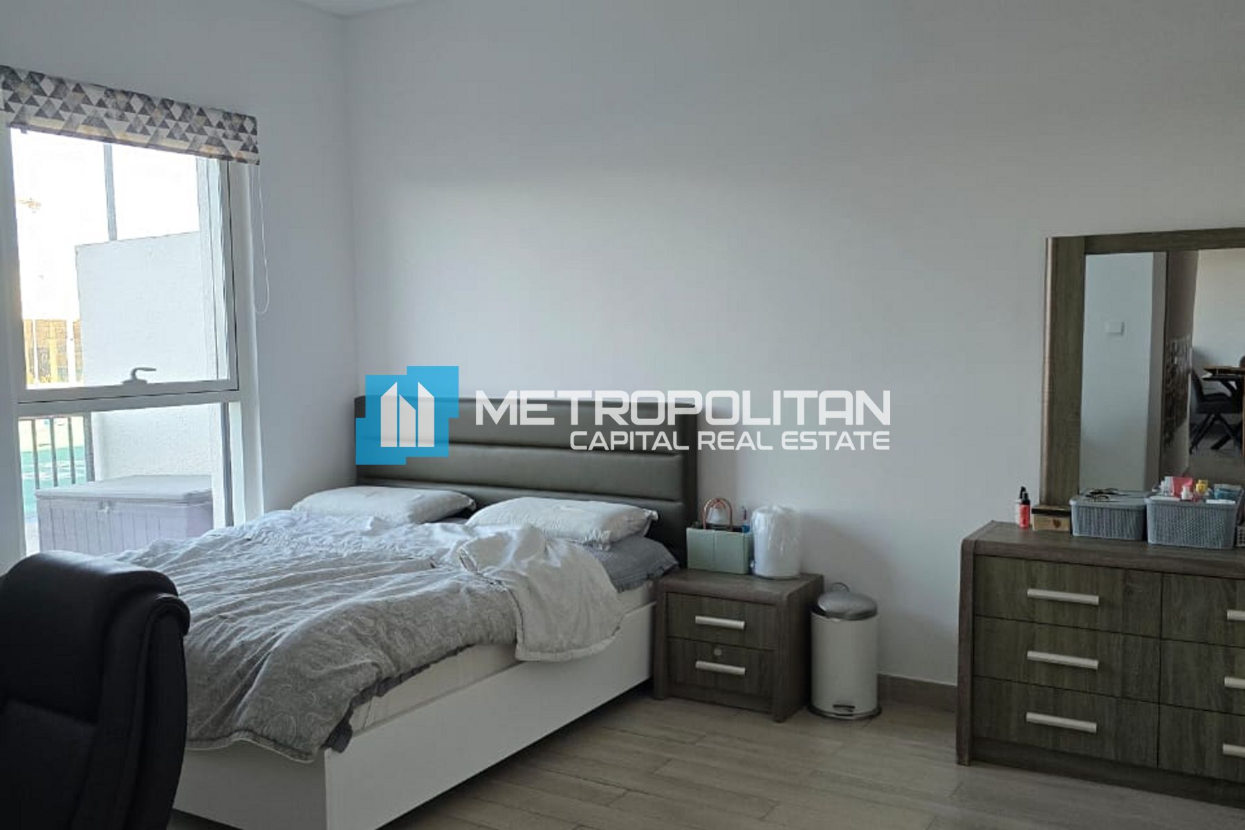 Well-Maintained 2BR| Ferrari World View| Spacious photo-6