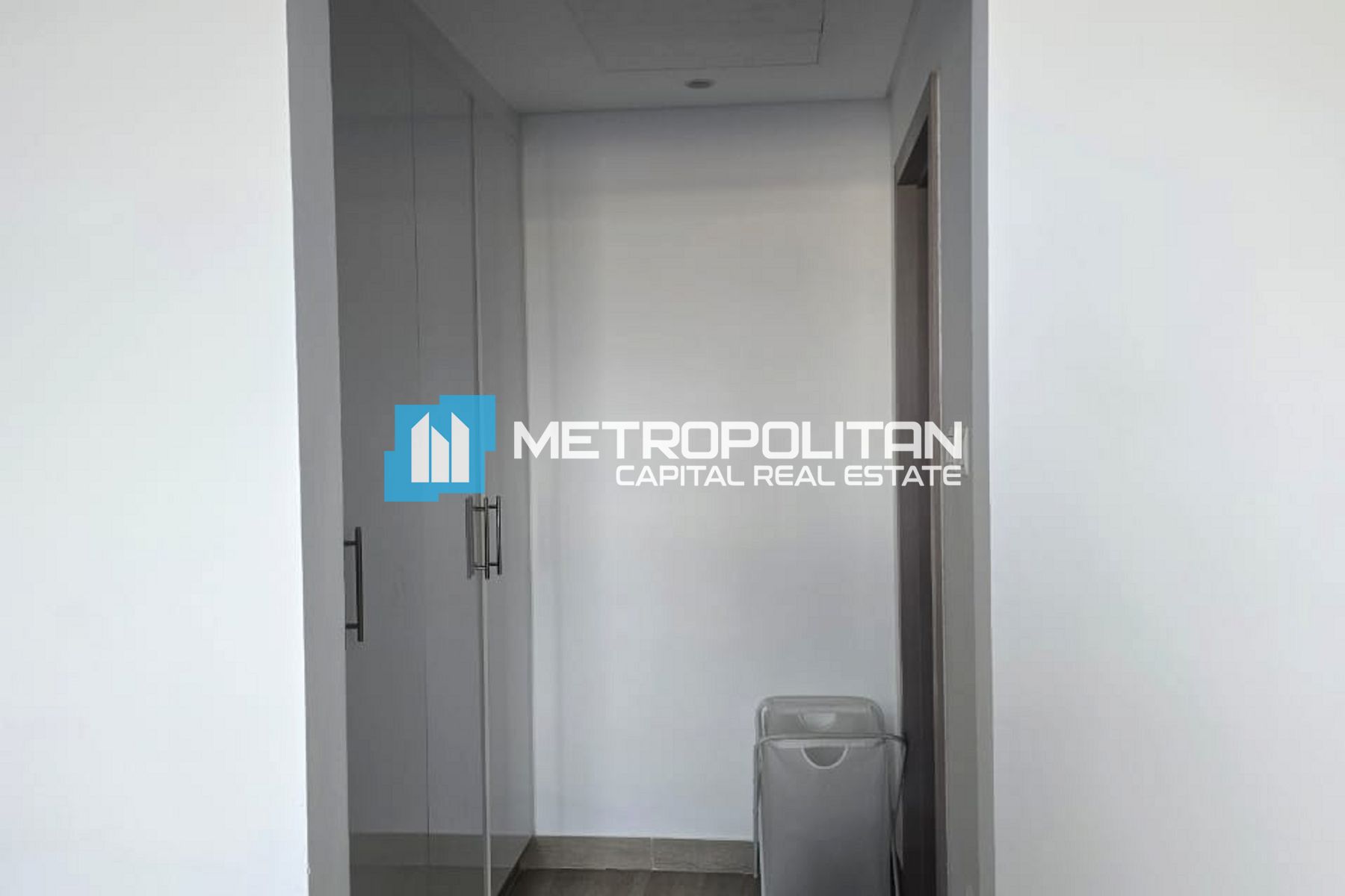 Well-Maintained 2BR| Ferrari World View| Spacious photo-7