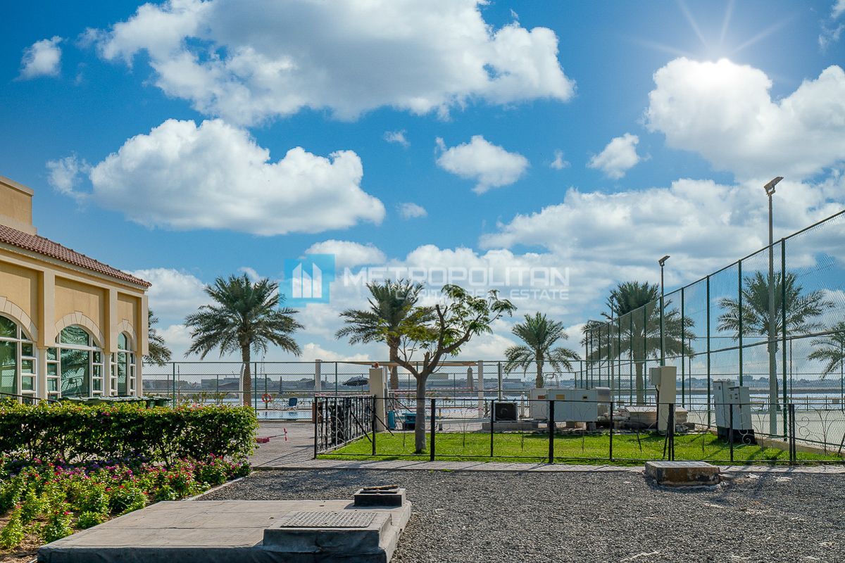 Image - Seashore, Abu Dhabi Gate City, Abu Dhabi | Project - Villa