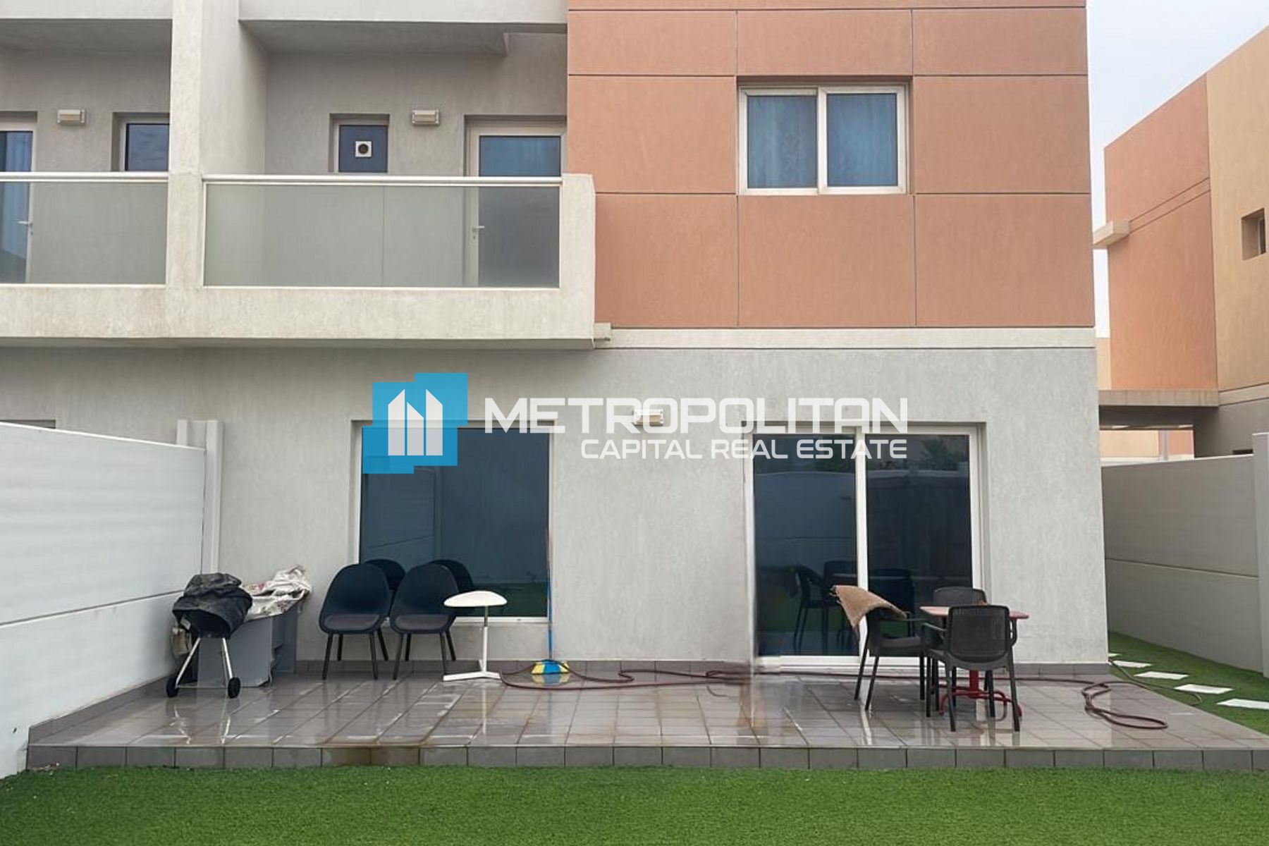 3BR with Balcony| Next to Corner| Well Maintained photo-0