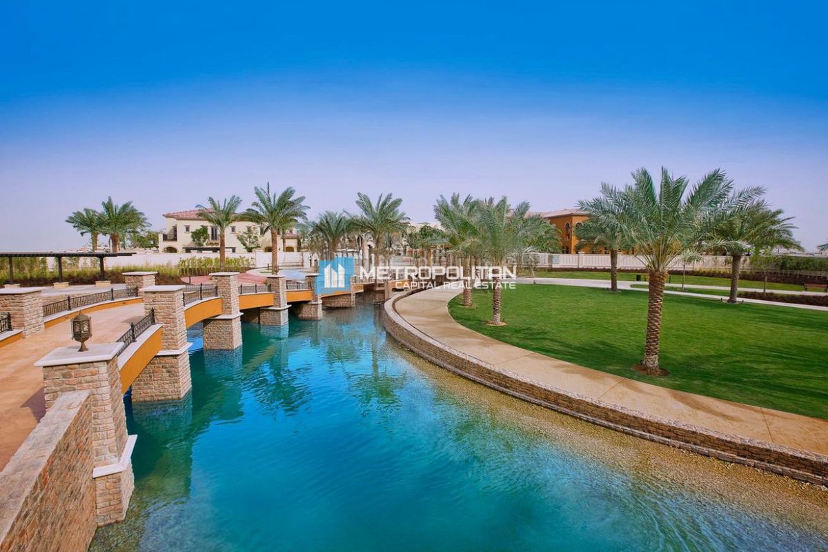 Furnished and Upgraded 4BR+Maid | Single Row Villa photo-3