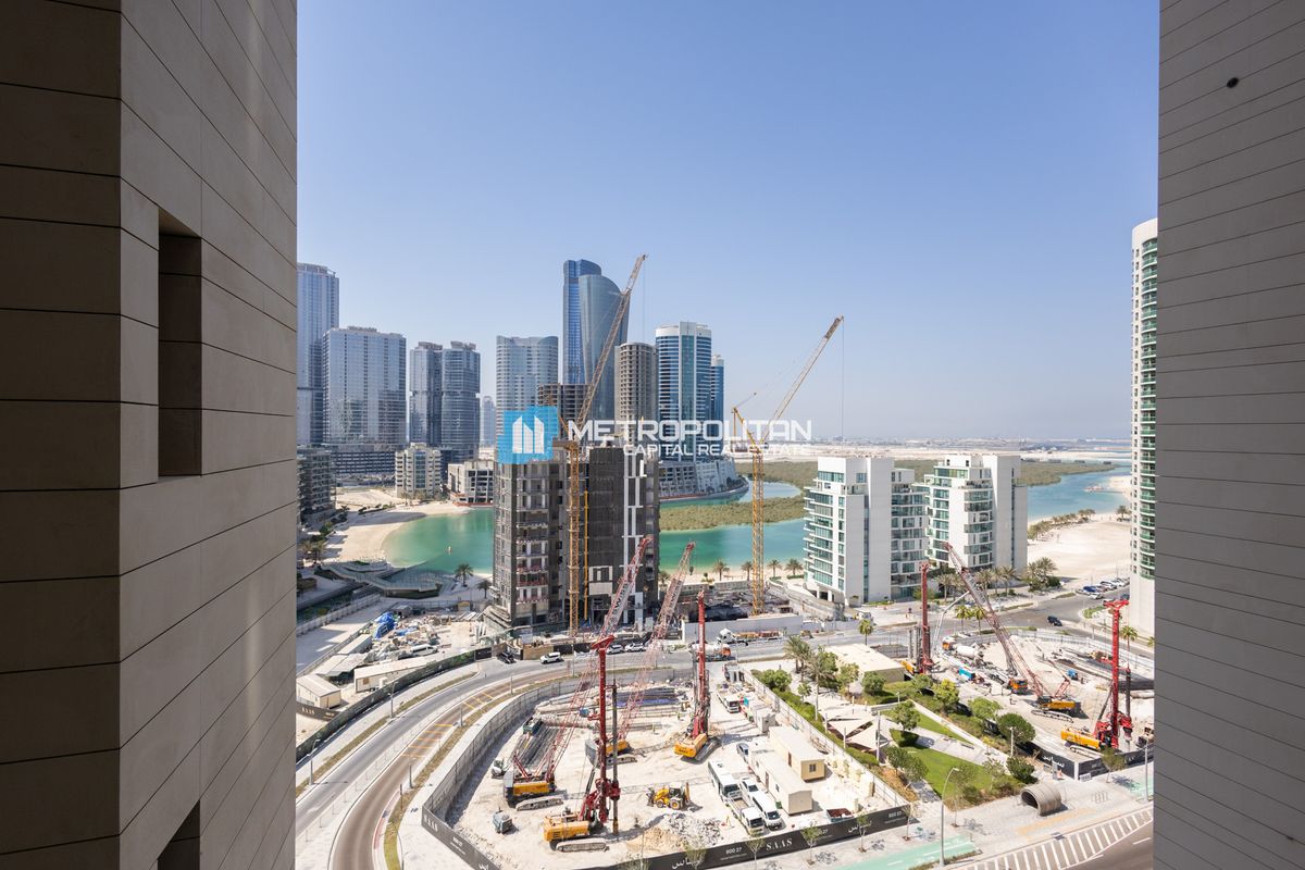 Cozy 1BR Apartment |Balcony |Partial Mangrove View