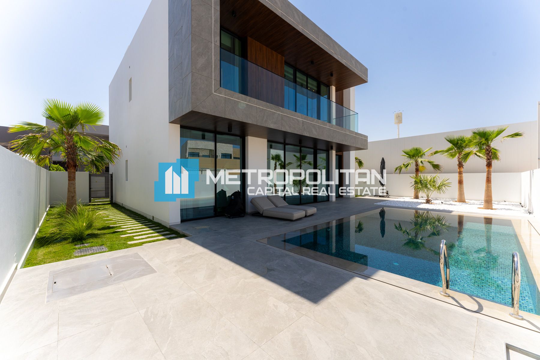 Single Row Middle | Brand New | Private Pool