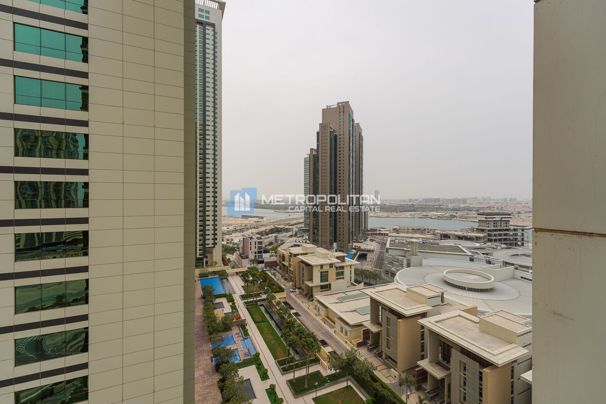 1BR w/ Balcony | Canal view  | Mid floor