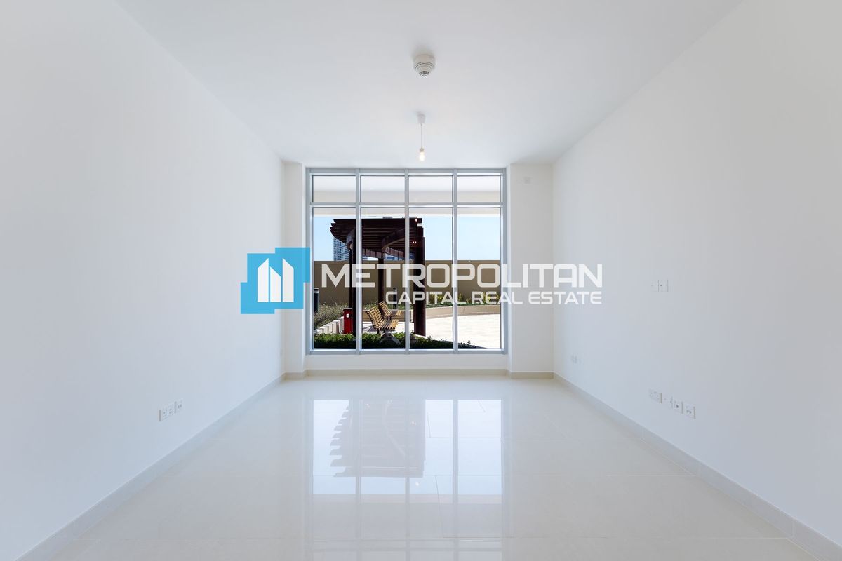 Modern Studio | High End Finishes | Rented Unit