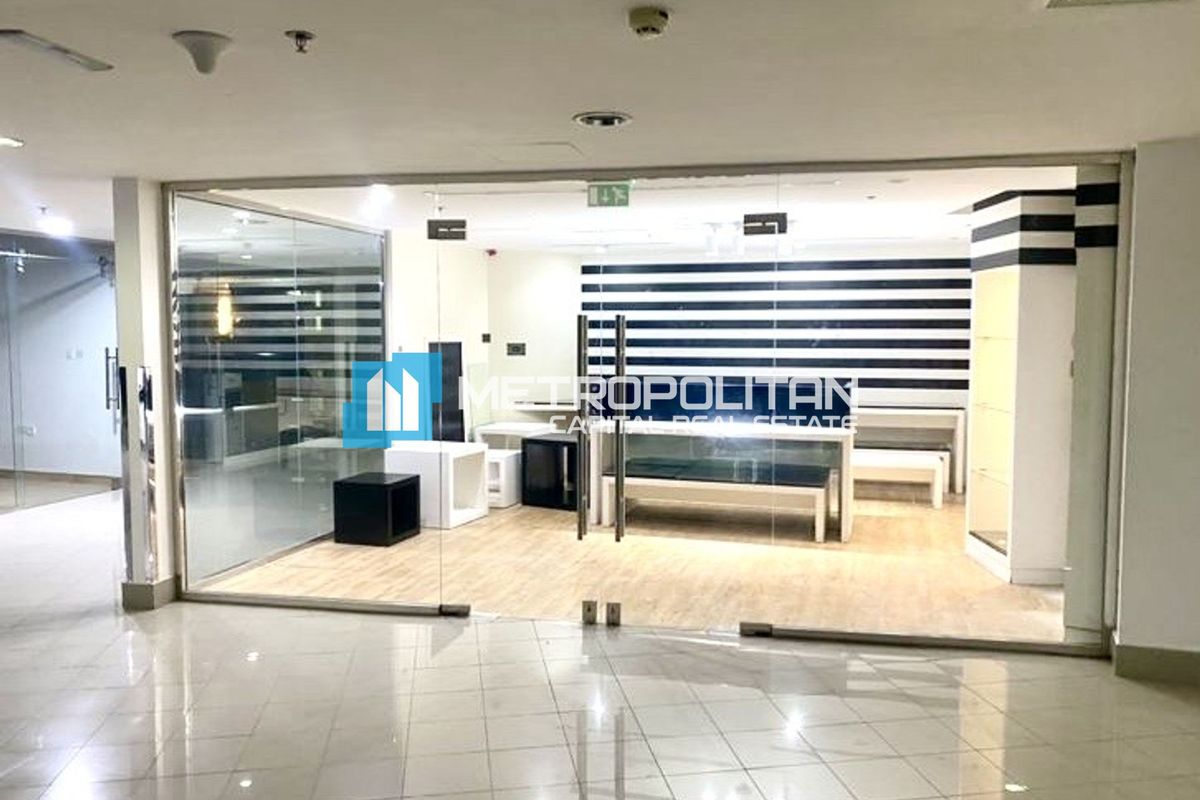 Fitted Retail Shop | Net ROI 7% | Prime Investment photo-2