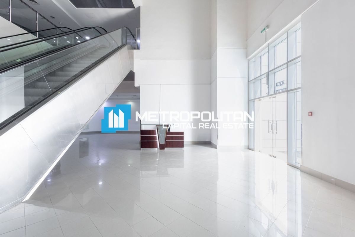 Fitted Retail Shop | Net ROI 7% | Prime Investment photo-4