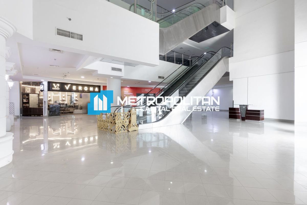 Fitted Retail Shop | Net ROI 7% | Prime Investment photo-5