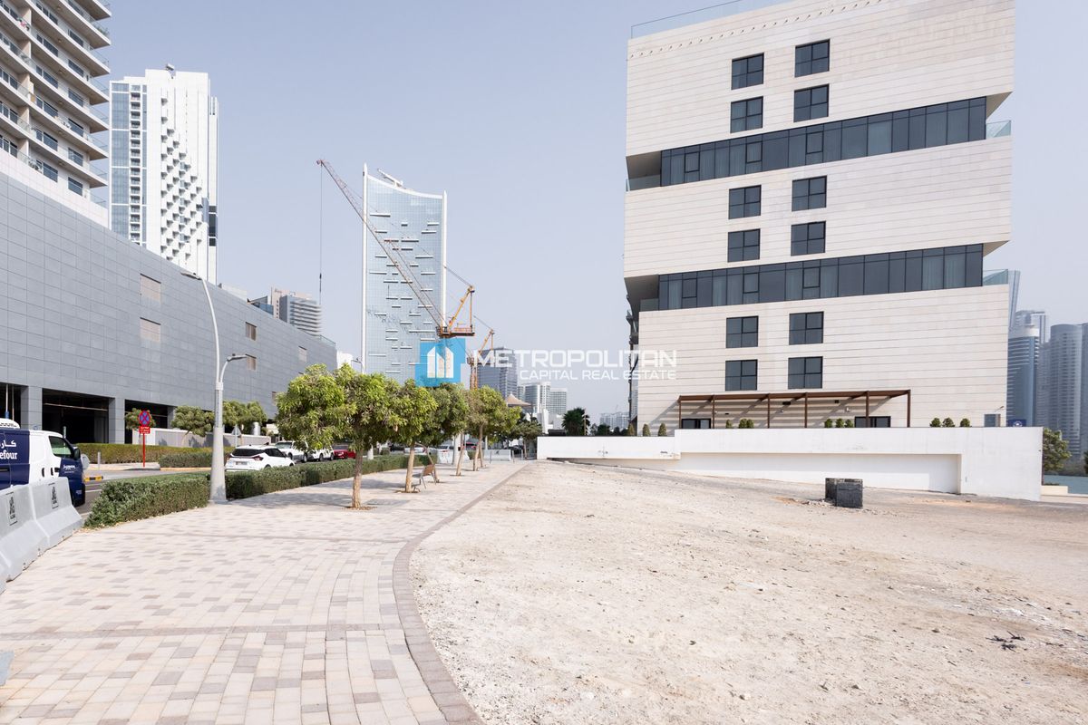 Fitted Retail Shop | Net ROI 7% | Prime Investment photo-6