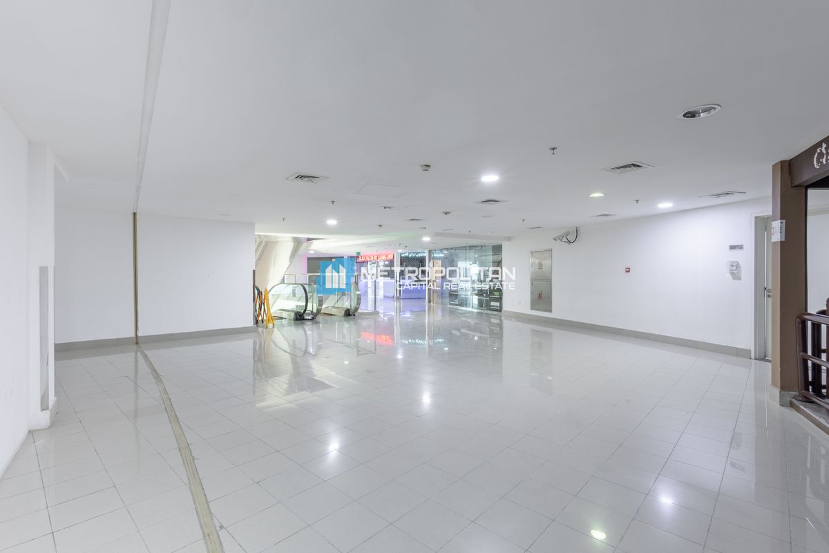 Fitted Retail Shop | Net ROI 7% | Prime Investment photo-7