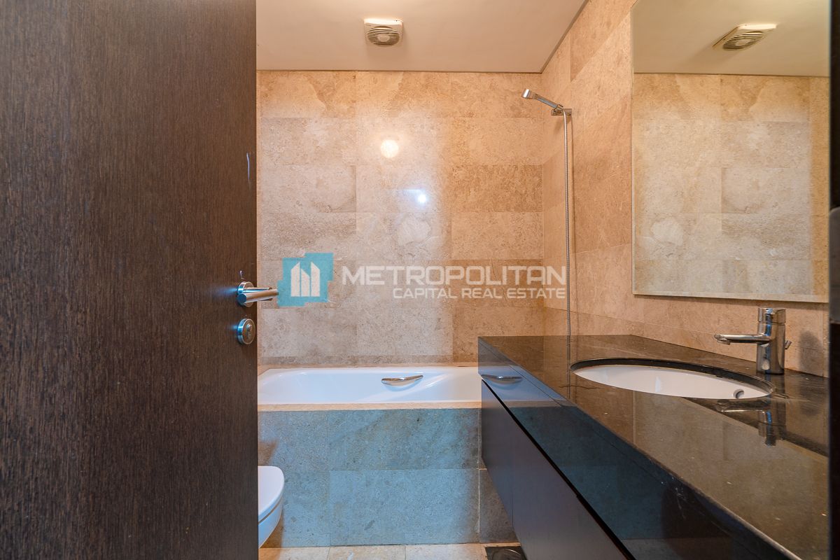 Partial Sea View | Renovated | Kitchen Appliances photo-11