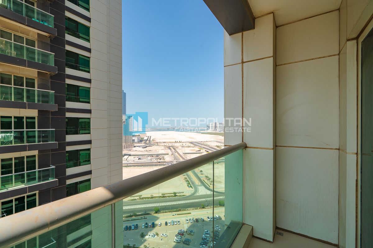 Partial Sea View | Renovated | Kitchen Appliances photo-12