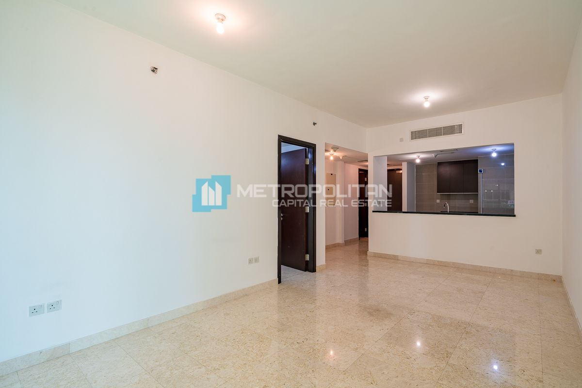 Partial Sea View | Renovated | Kitchen Appliances photo-2