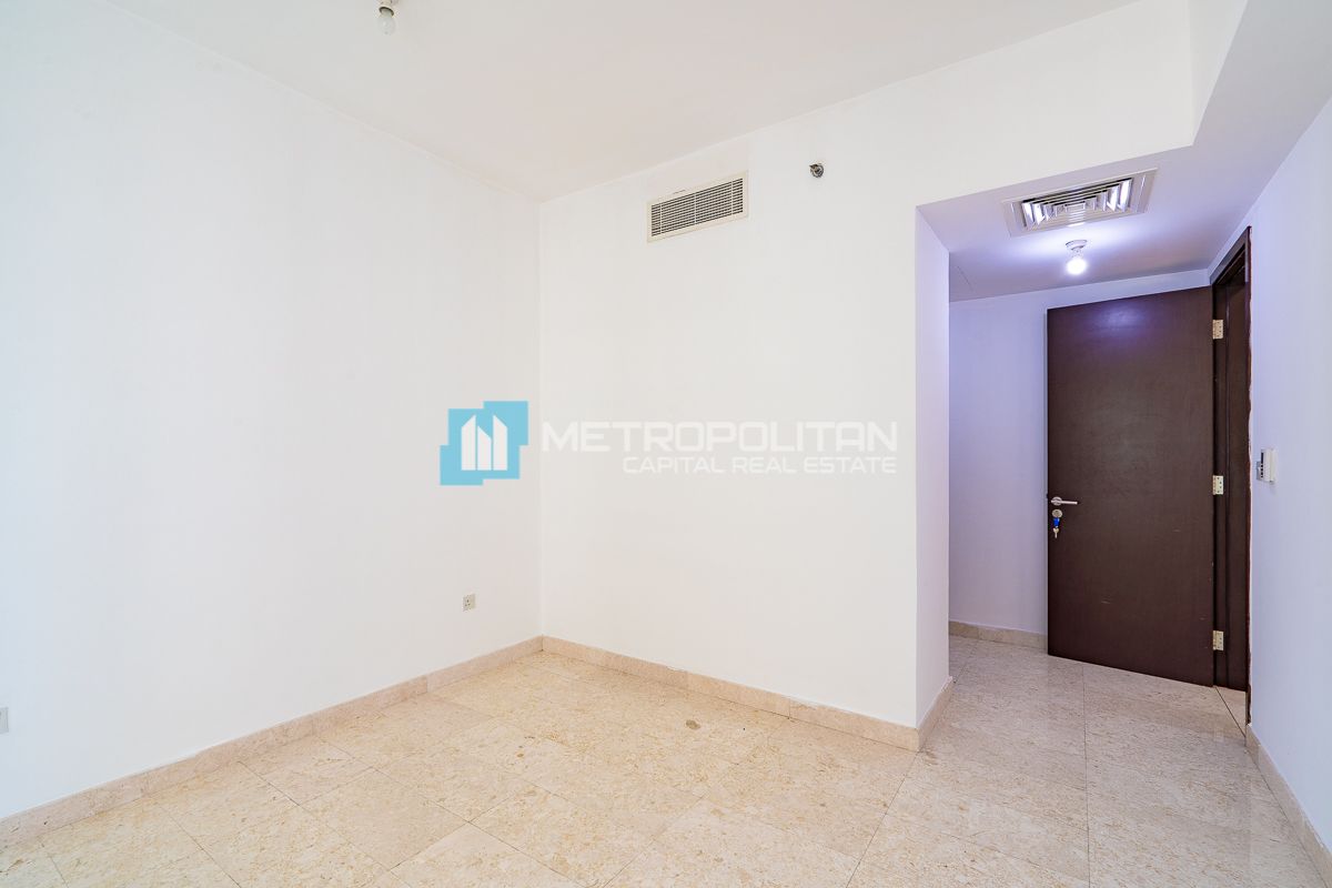 Partial Sea View | Renovated | Kitchen Appliances photo-5