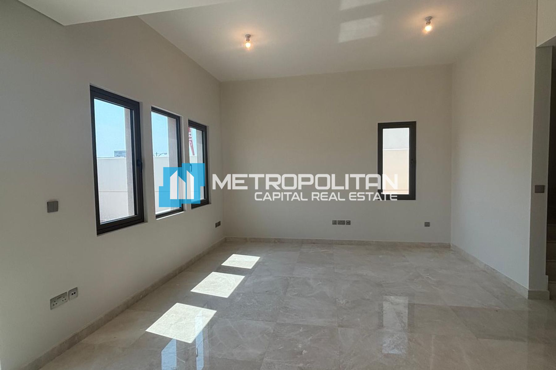 Villa in Cordoba | 3 BR with Maids |Prime Location photo-4