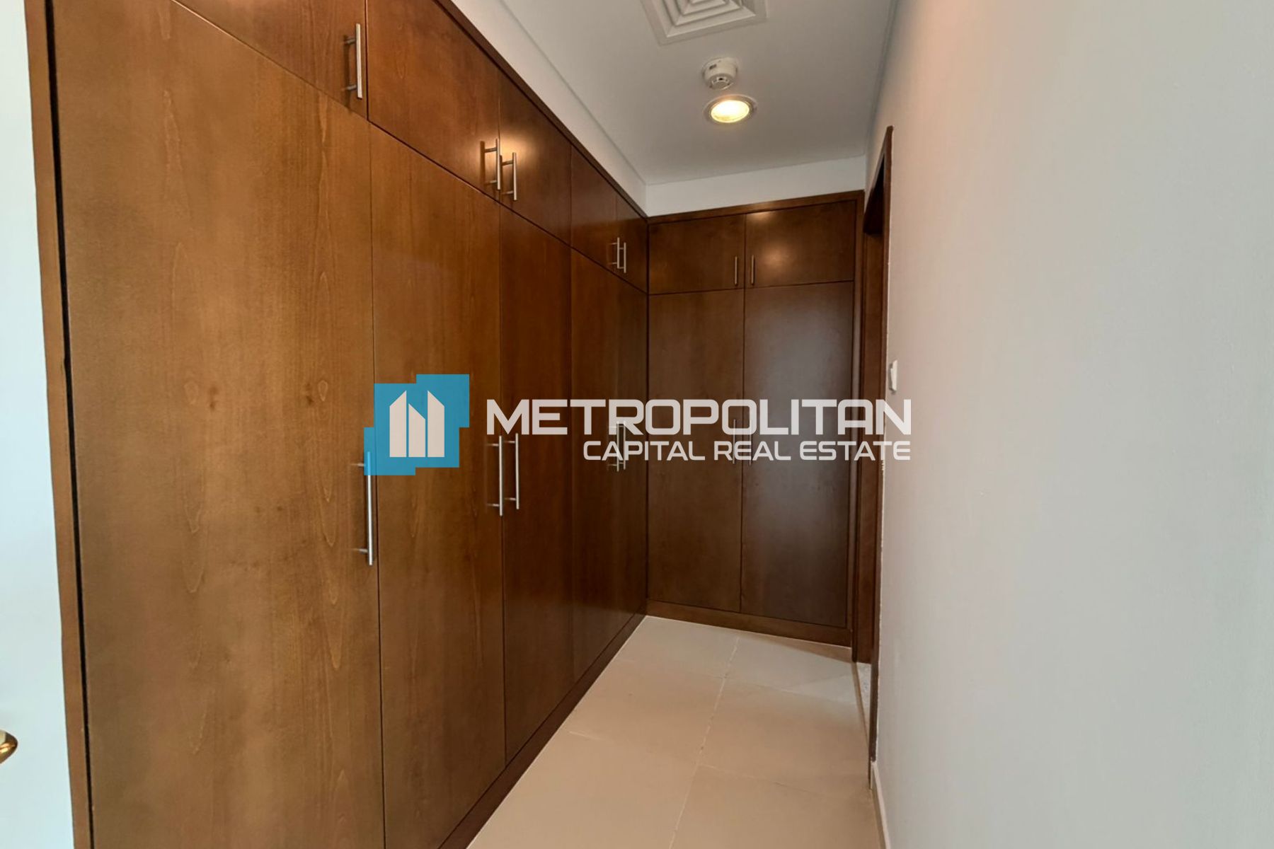 Ready To Move | Private Parking | Well Maintained photo-10