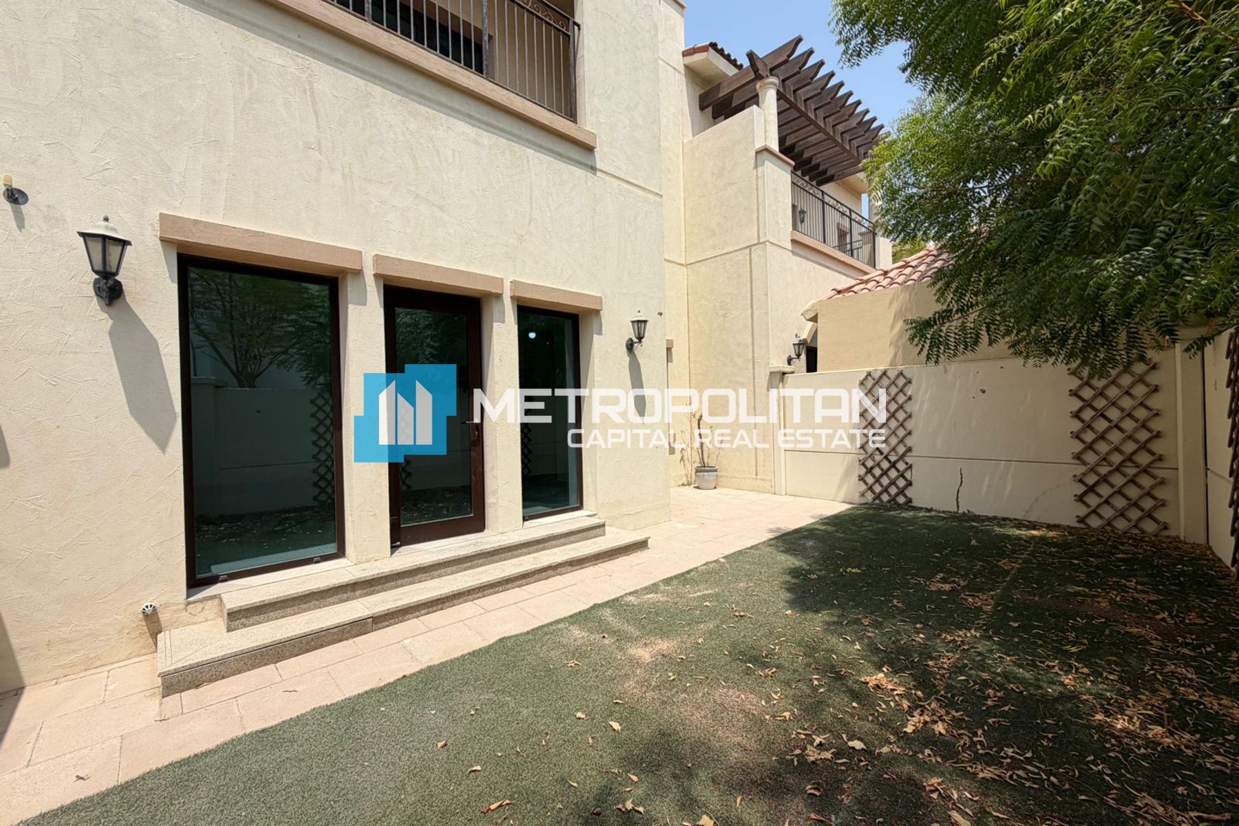 Ready To Move | Private Parking | Well Maintained photo-13