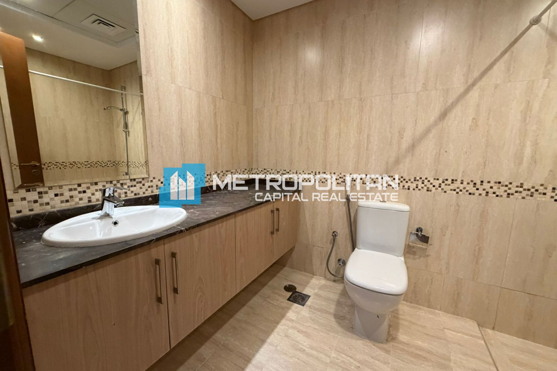 Ready To Move | Private Parking | Well Maintained photo-19