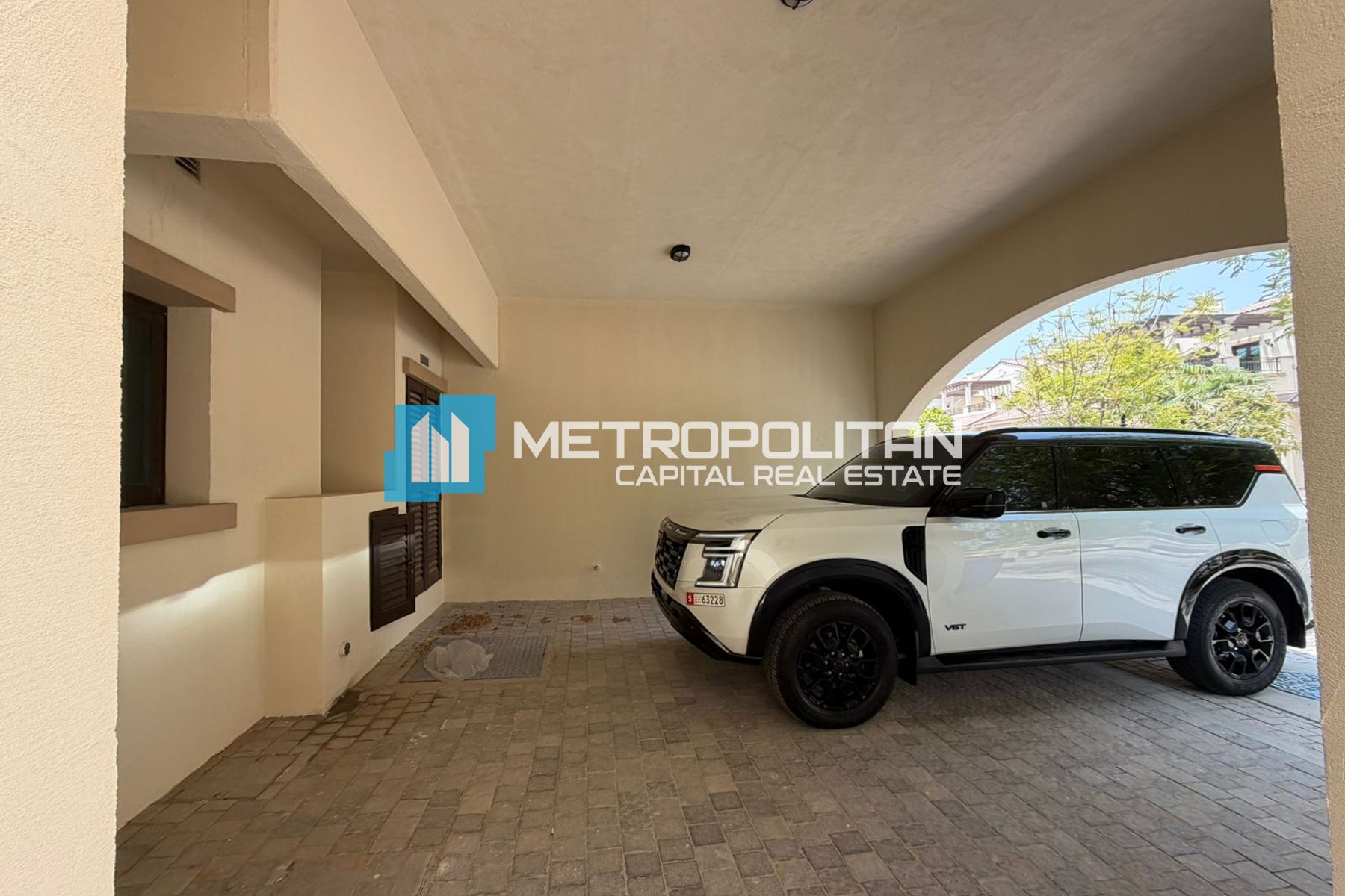 Ready To Move | Private Parking | Well Maintained photo-24