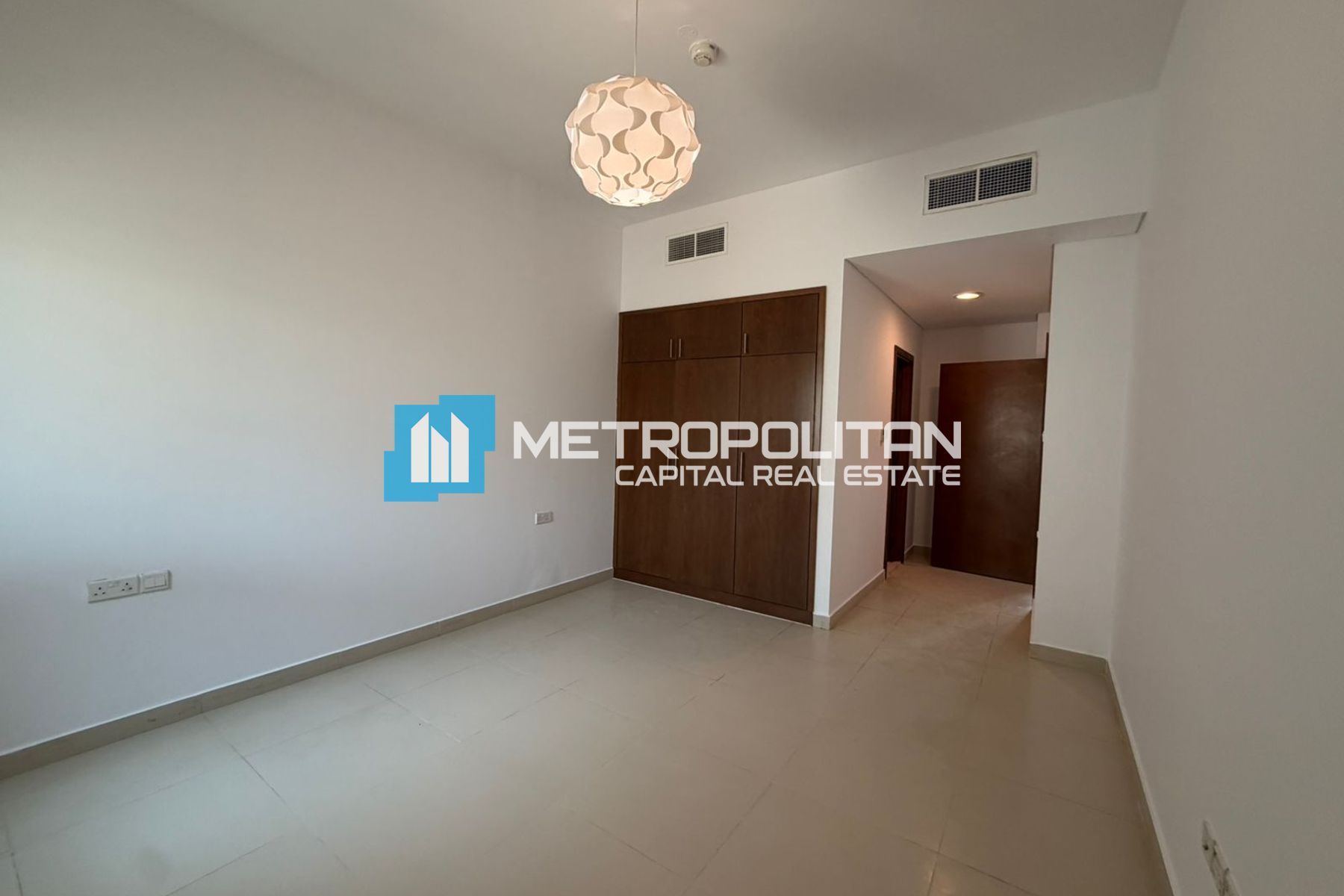 Ready To Move | Private Parking | Well Maintained photo-8