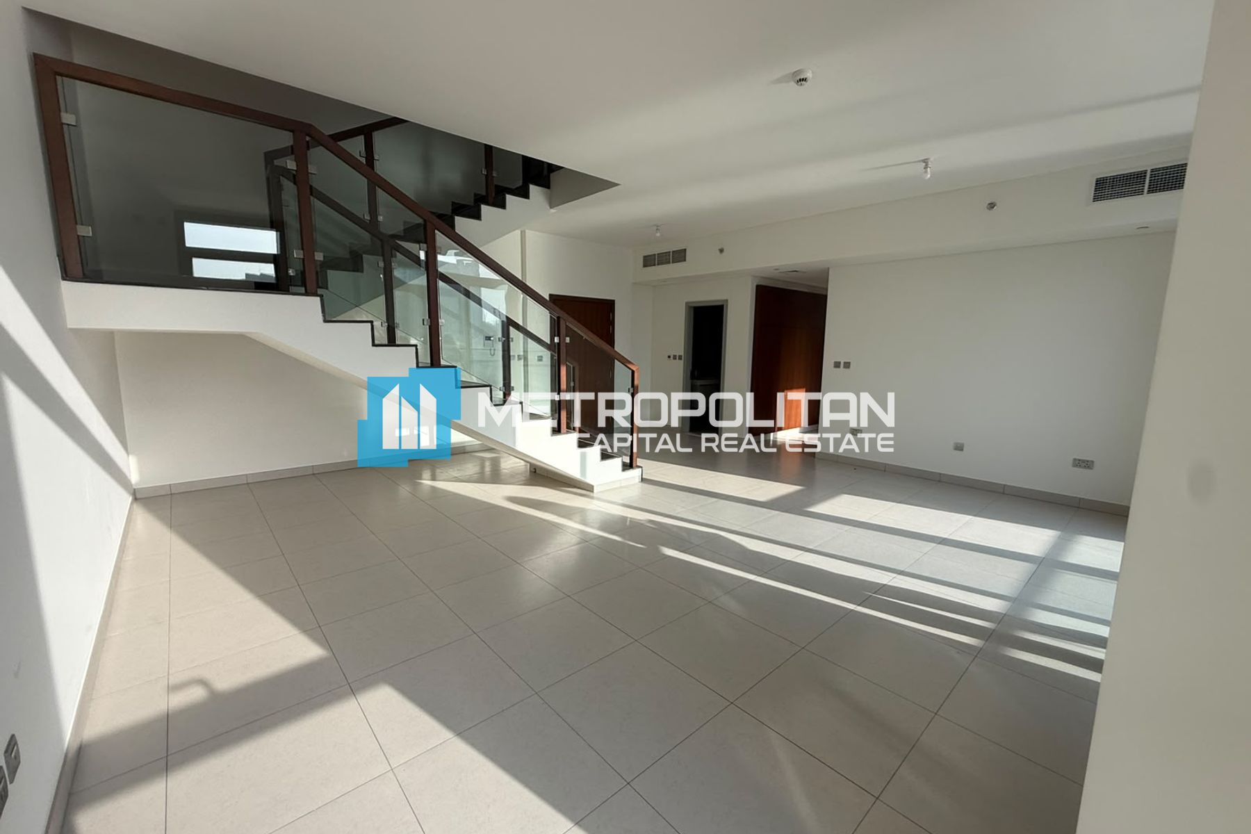 Duplex 3BR | Full Canal View | Ready to Move photo-12
