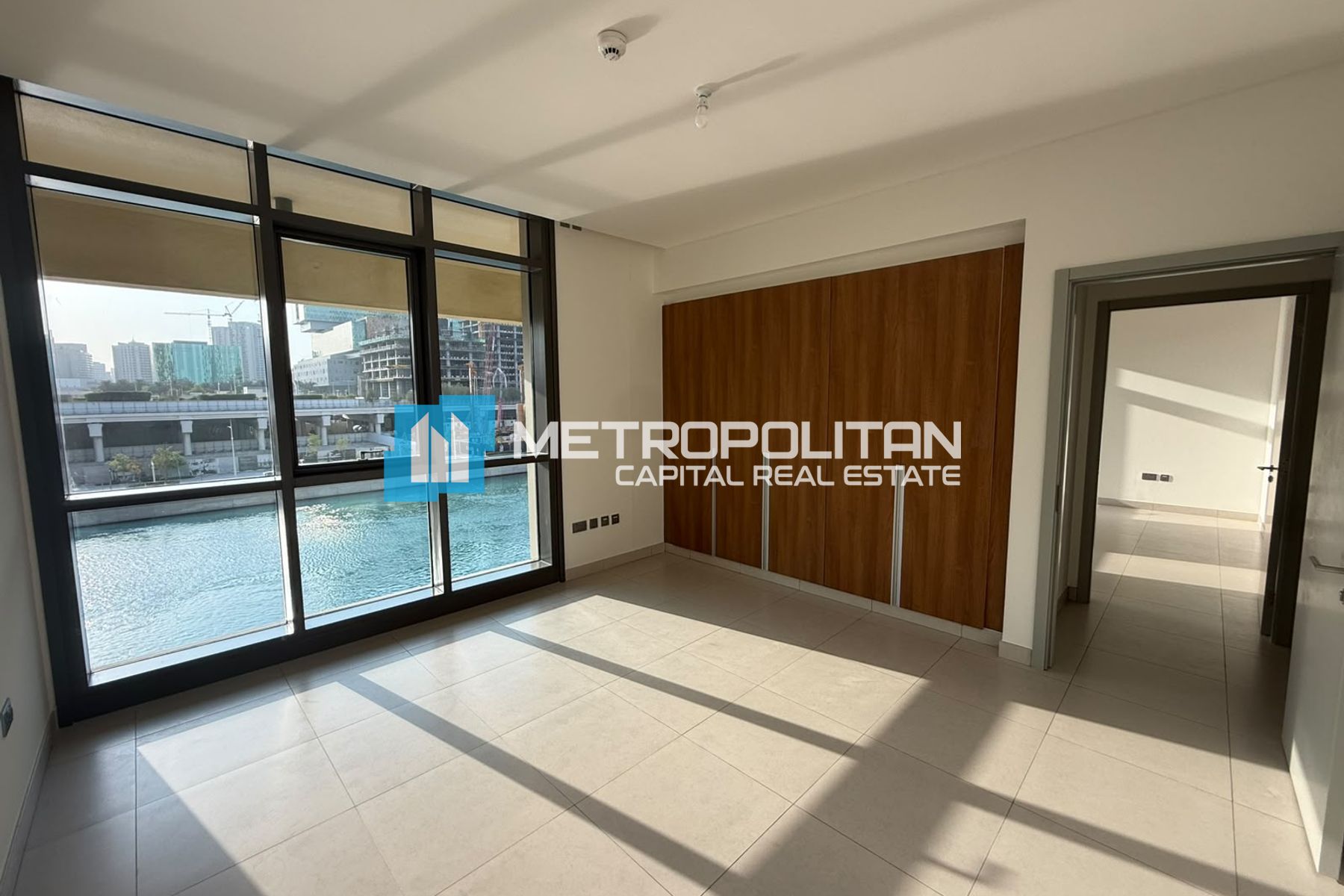 Duplex 3BR | Full Canal View | Ready to Move photo-4