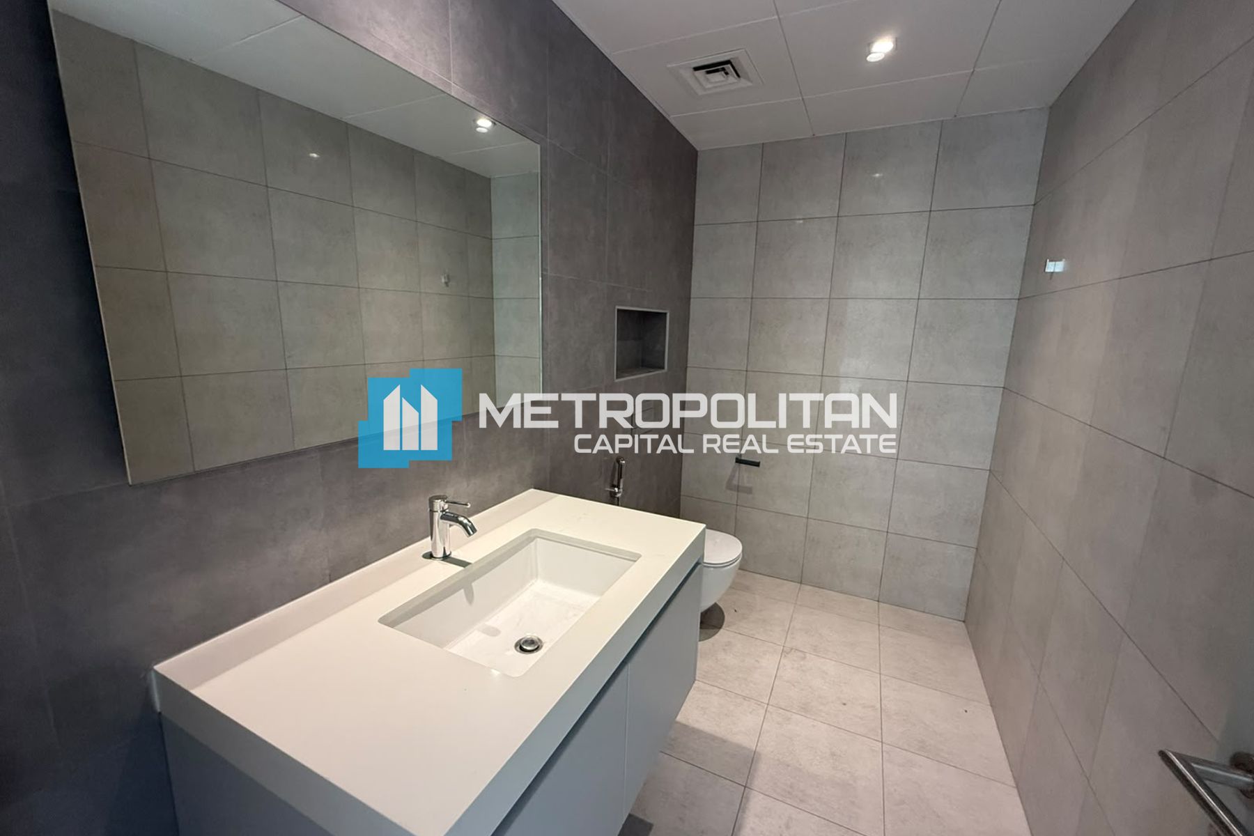 Duplex 3BR | Full Canal View | Ready to Move photo-8
