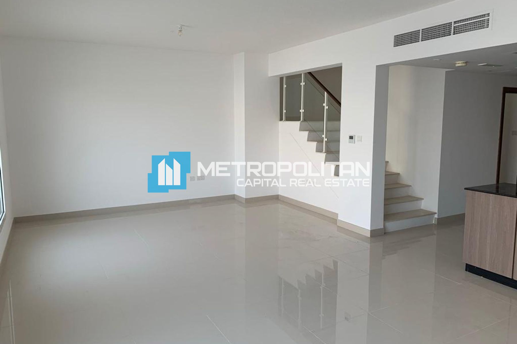3-комнатный таунхаус на продажу в Al Samha – MCS-50290 photo-1