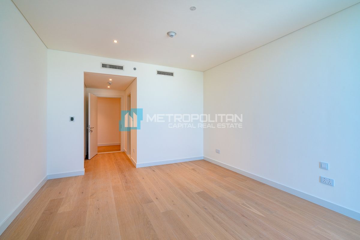 High End 3BR+Maids | Balcony | Beachfront Living photo-11