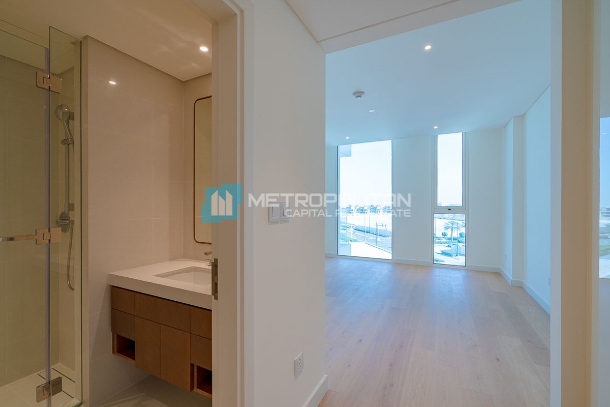 High End 3BR+Maids | Balcony | Beachfront Living photo-12