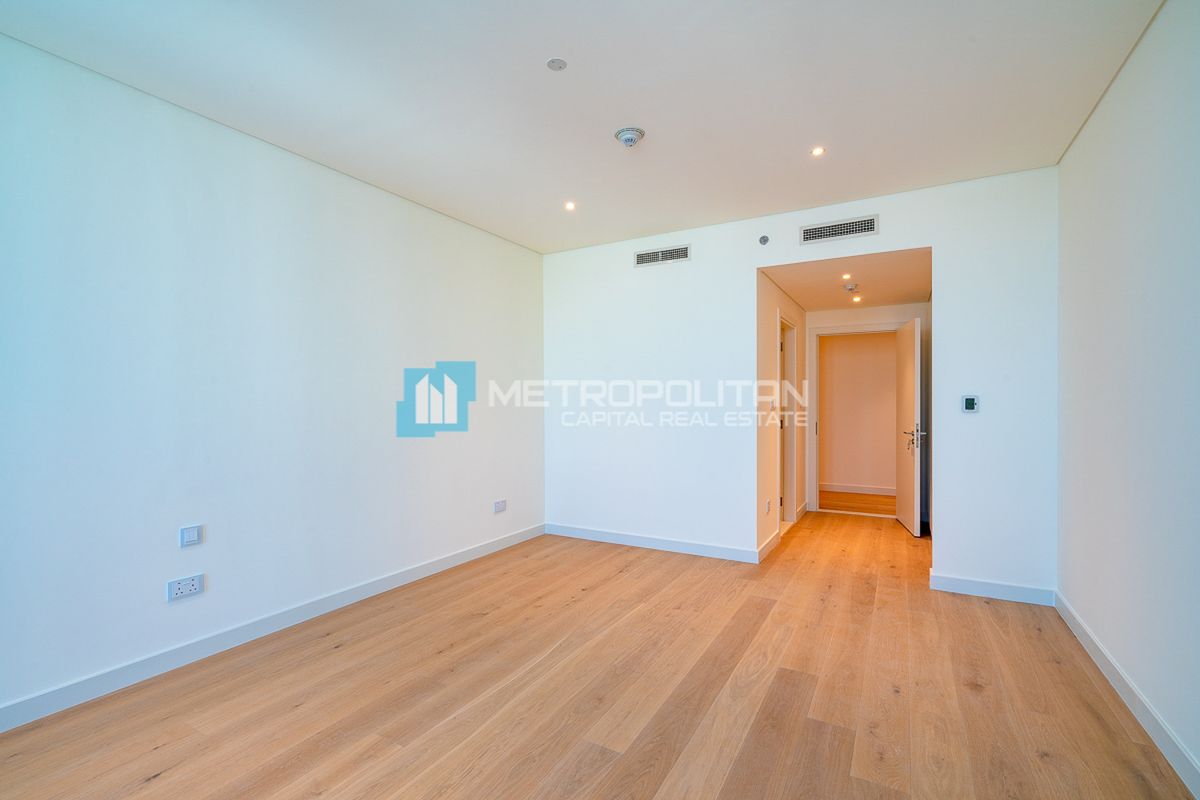High End 3BR+Maids | Balcony | Beachfront Living photo-14