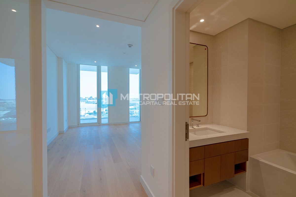 High End 3BR+Maids | Balcony | Beachfront Living photo-18
